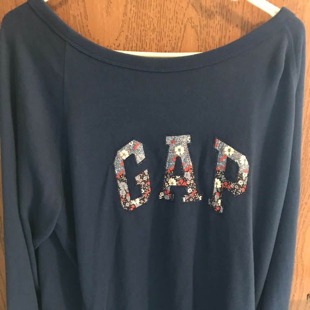 Women’s floral GAP sweater